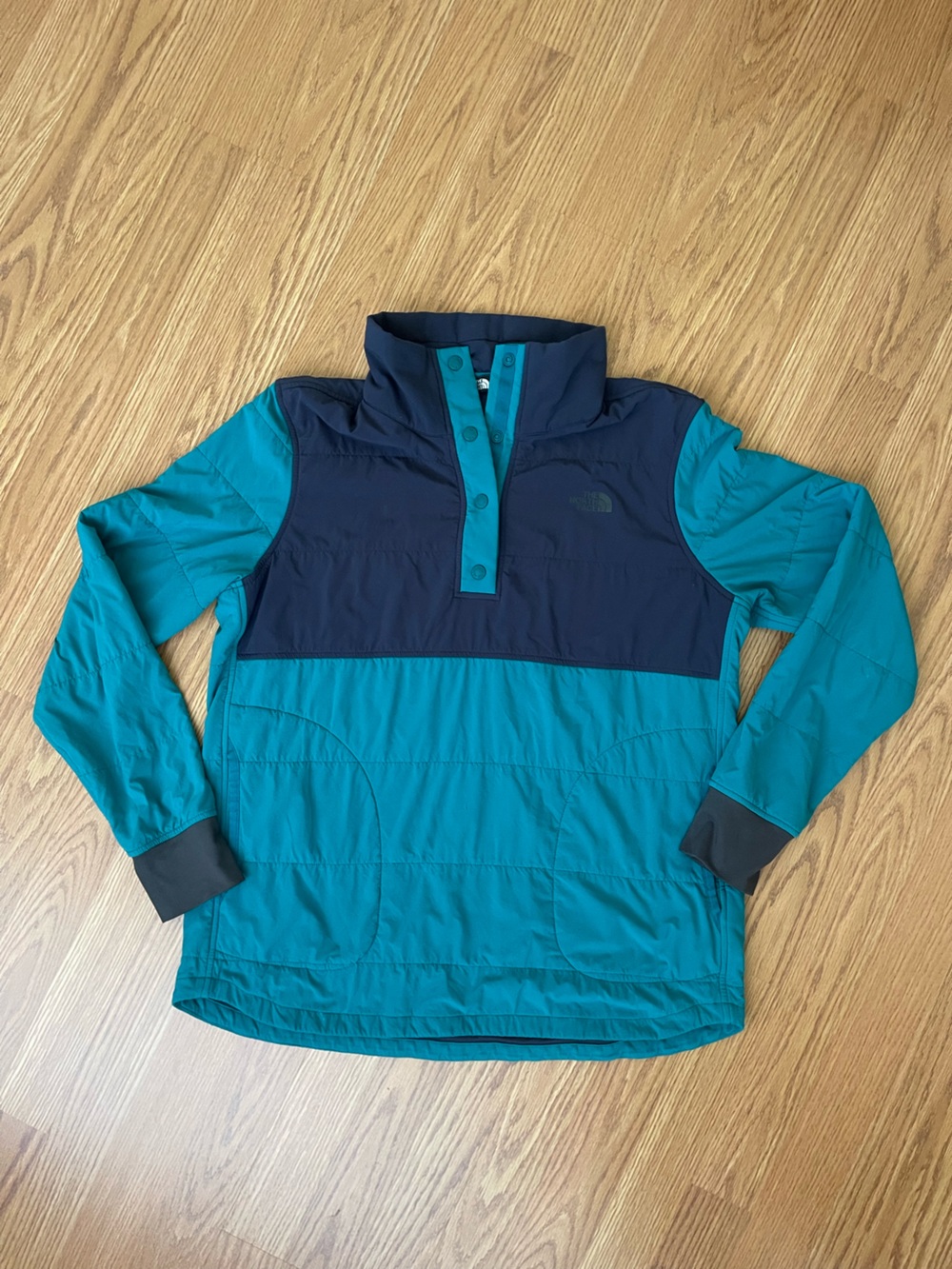 The North Face womens Teal and 1/4 snap Mountain sweatshirt evergreen/navy